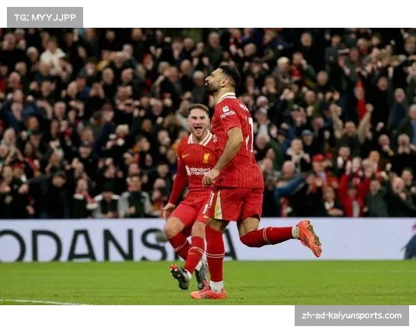 全球球迷齐聚见证英超巅峰对决曼联激情迎战利物浦直播盛宴 全球球迷齐聚见证英超巅峰对决曼联激情迎战利物浦直播盛宴